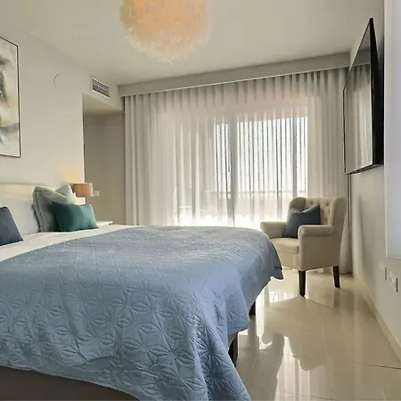 Stunning 2-bedroom Duplex Penthouse In El Paraiso, Appartement *